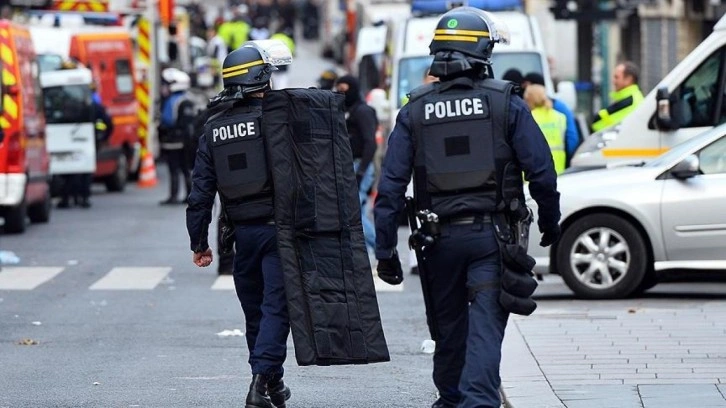 Fransa'da bomba ihbarı: 8 okul boşatıldı