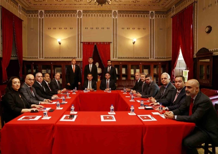 Galatasaray’da ilk yönetim kurulu toplantısı ve görev dağılımı yapıldı
