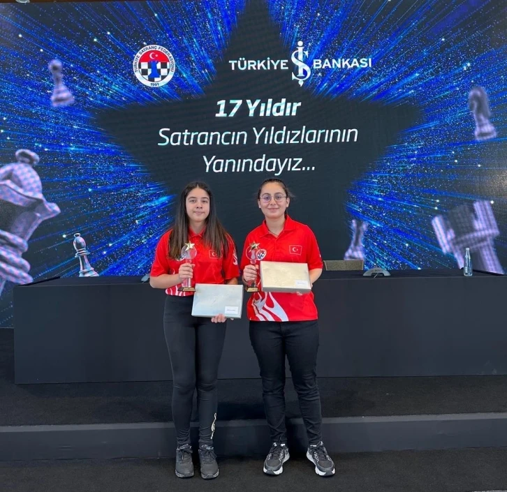 Gaziantep Kolej Vakfı’nın satrançtaki yıldızları ödüllendirildi
