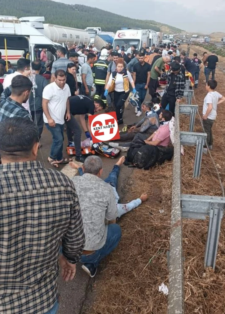 Gaziantep Nurdağı yolunda zincirleme kaza. 1 ölü 11 yaralı 