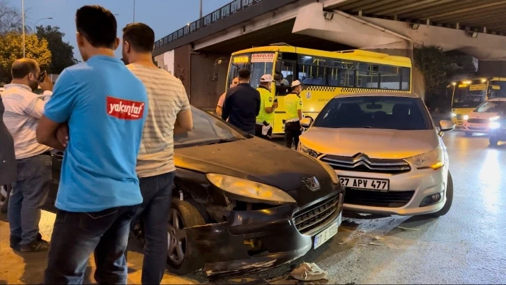 Gaziantep’te aynı kavşakta iki kaza: 5 yaralı
