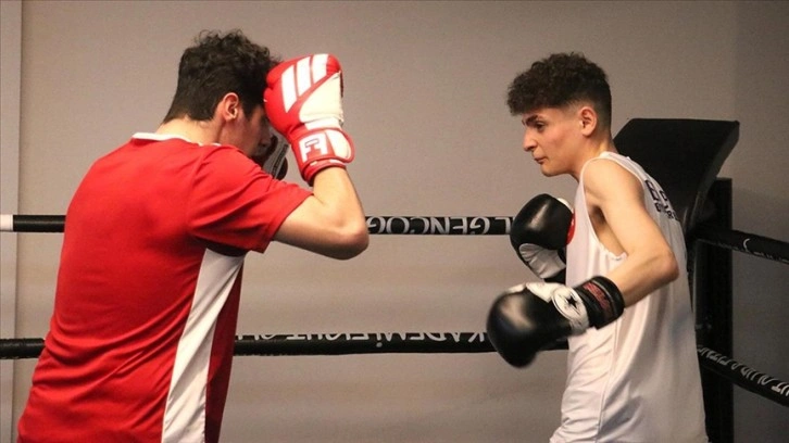 Genç Kick Boksçu Berat, Dünya Şampiyonluğu İçin Hazırlıklarını Sürdürüyor