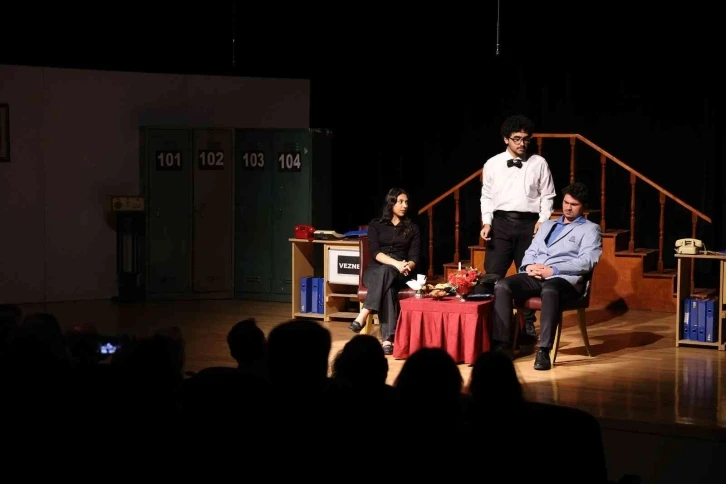 Genç Tiyatro Atölyesi öğrencileri ‘Psiko-Drama’ ile sahne aldı
