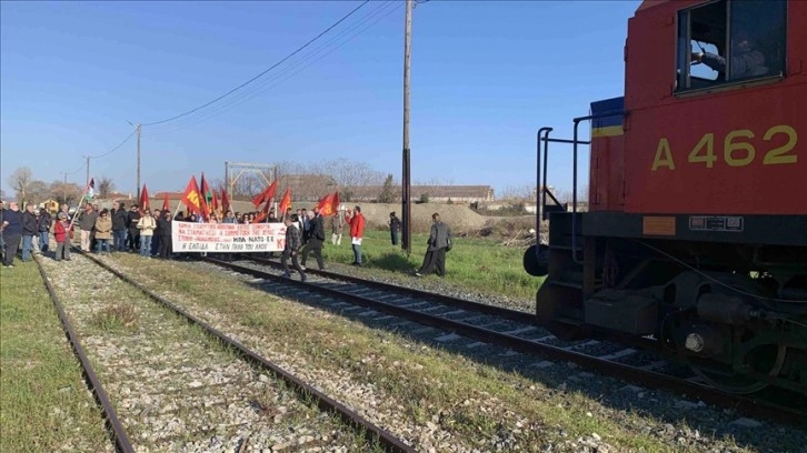 Gümülcine KKE Üyeleri, Dedeağaç'ta Savaş Karşıtı Protesto Düzenledi