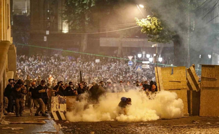 Gürcistan’da “Yabancı Etkinin Şeffaflığı” protestolarında polisten müdahale: 8 yaralı
