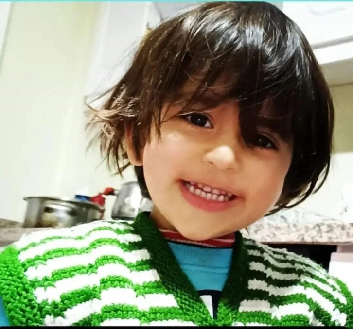 Hastanede fenalaşan 4 yaşındaki Hamza kalp krizinden hayatını kaybetti
