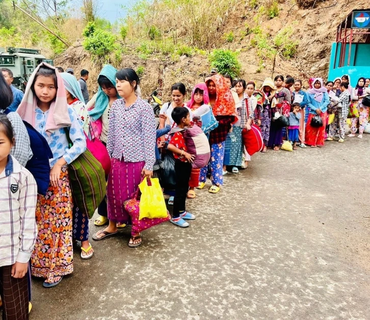 Hindistan’da 38 Myanmarlı göçmen sınır dışı edildi
