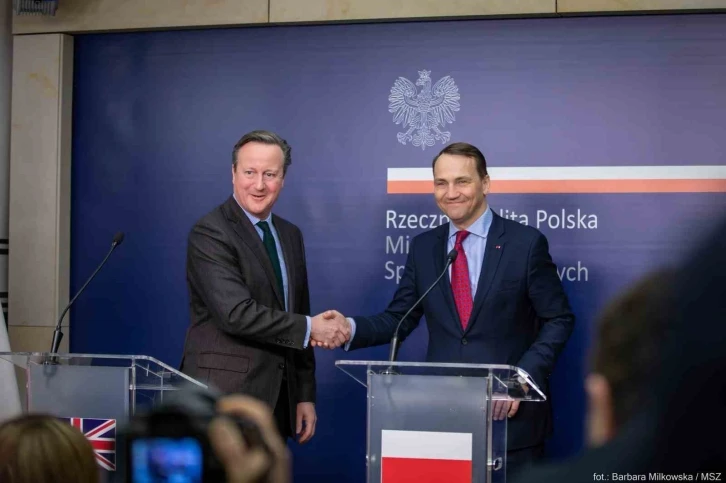 İngiltere Dışişleri Bakanı Cameron: "Ukrayna’ya yardım paketi konusunda ABD’li dostlarımızı ikna etmeliyiz"
