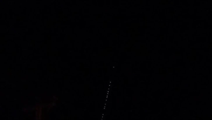 İp gibi dizilip ilerleyen Starlink uyduları Tunceli semasında görüntülendi
