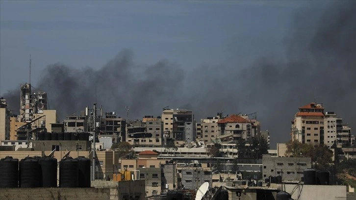 İsrail Tankları Gazze'de Filistinlilere Ait Evleri Vurdu