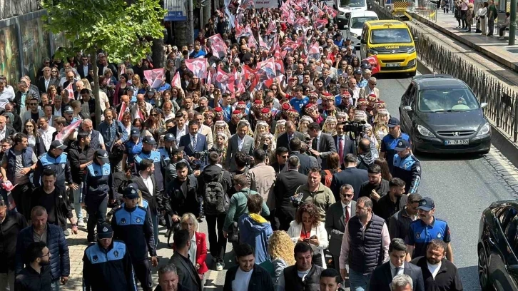 İstanbul’da vatandaşlar “Kurtuluşa Giden İlk Adım” yürüyüşünde bir araya geldi
