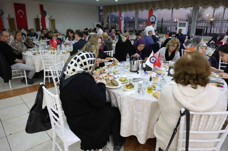 İzmir'de Şehit Aileleri ve Gaziler İftar Programında Buluştu