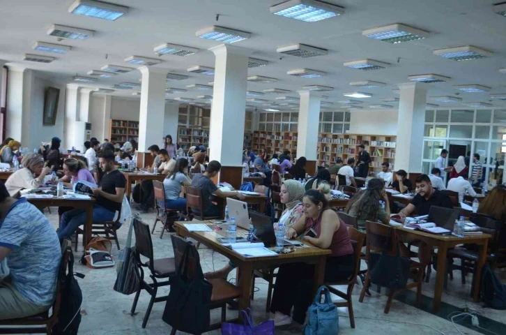 Kahramanmaraş’taki kütüphanelerde ‘KPSS’ yoğunluğu
