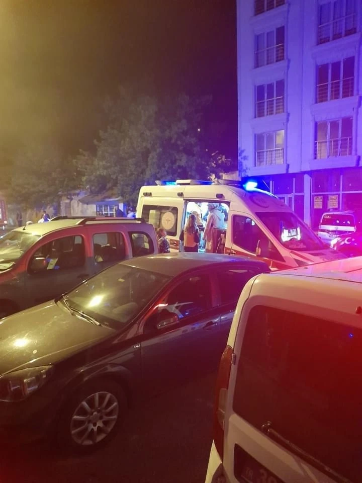 Kırklareli’nde market yangını: 3 kişi dumandan etkilendi
