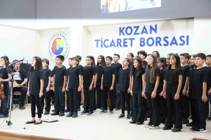 Kozanlı öğrenciler Kozan kurtuluşunu sahnelerine taşıdı
