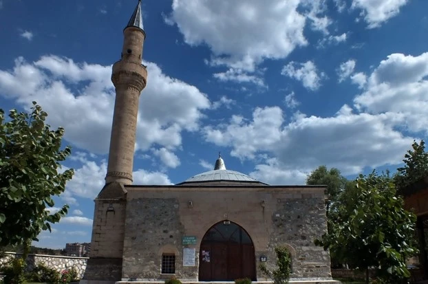Kütahya’da Alaaddin Keykubat Camii’nin bakımsızlığı üzüyor
