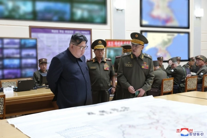 Kuzey Kore’den “Güney’i işgal” senaryolu taktik nükleer saldırı tatbikatı
