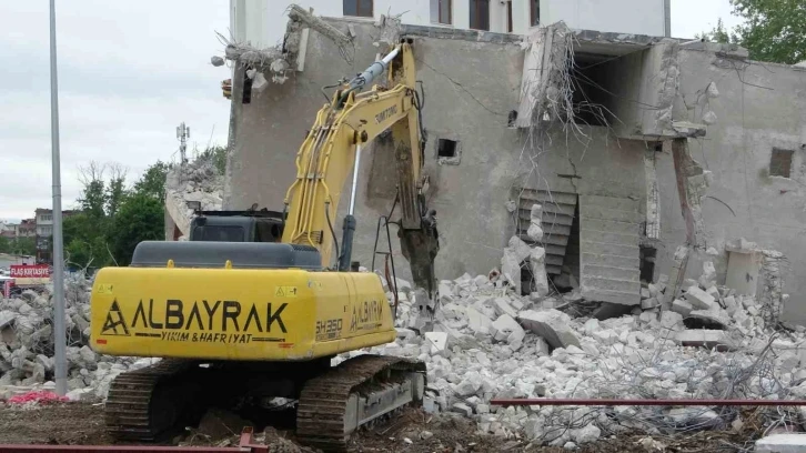 Malatya’da yıkımlar ve inşa çalışmaları sürüyor
