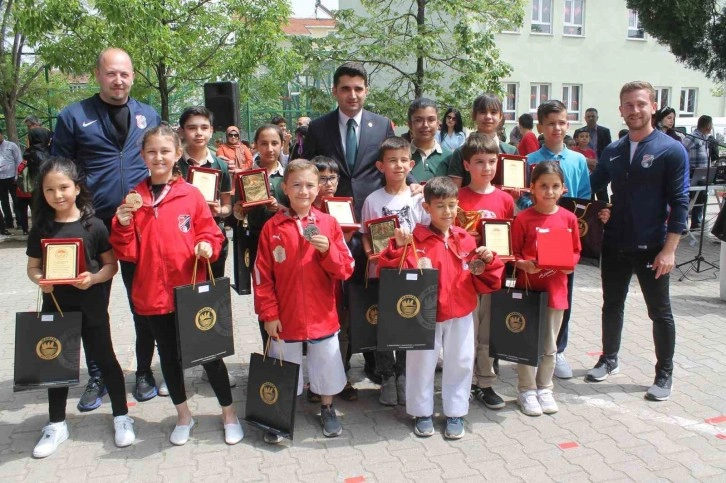 Manyas Belediye Karate Takımı Gaziantep Şampiyonasında Başarılı Sonuçlar Aldı