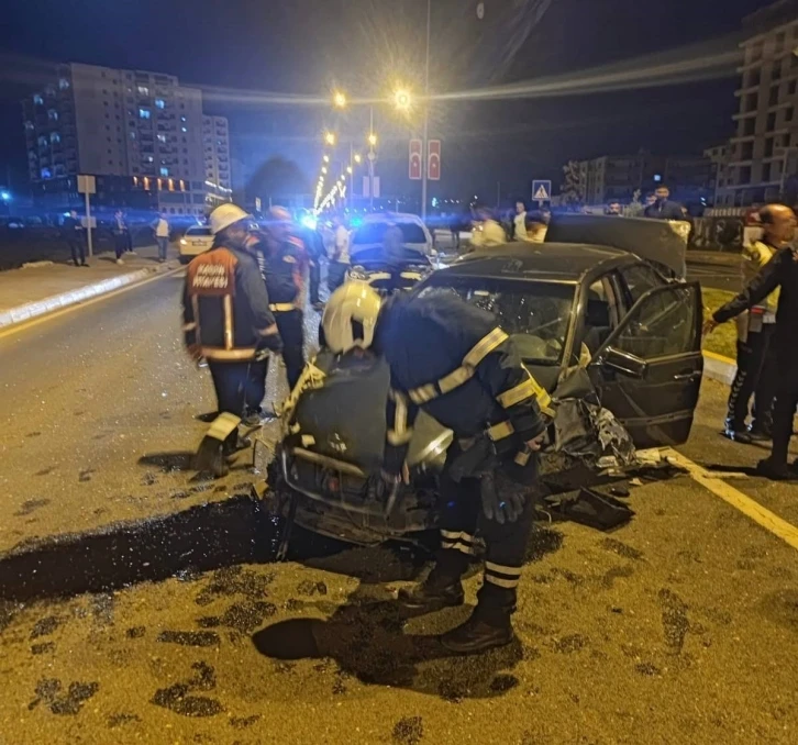 Mardin’de maddi hasarlı otomobil kazası
