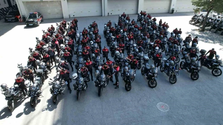Mega kent İstanbul kadın yunus polislere emanet, 270 kilogram motosikletleriyle suçluların peşindeler
