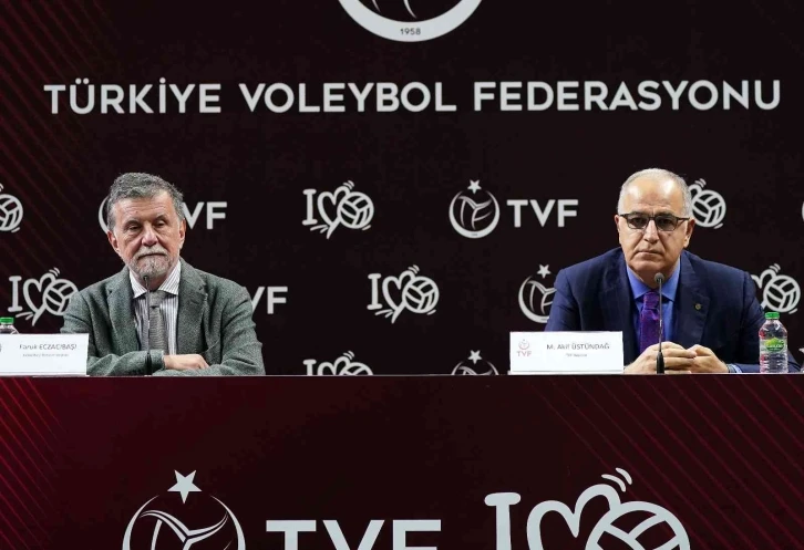 Mehmet Akif Üstündağ: "Biz artık seyirci sayımız ile futbol sahalarına talibiz”
