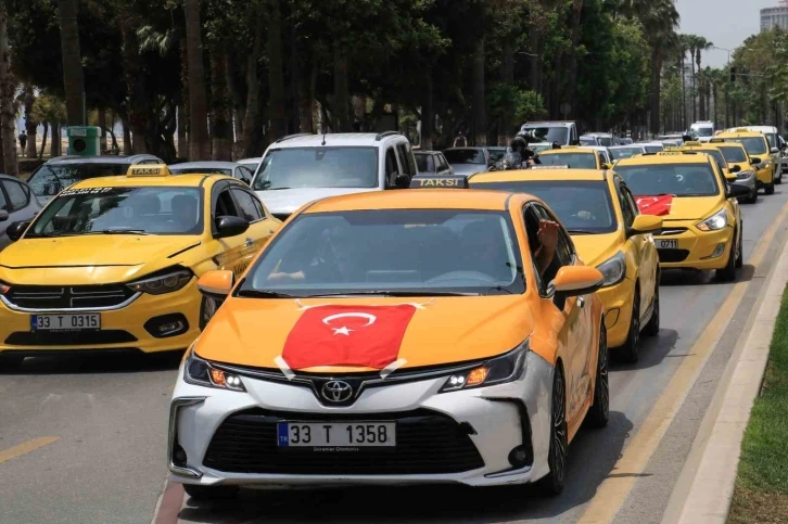 Mersin’de son zamanlarda taksicilere yönelik saldırılar protesto edildi
