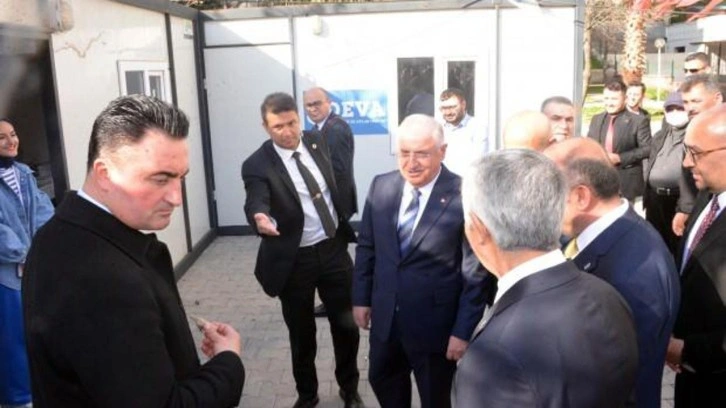 Milli Savunma Bakanı Kahramanmaraş'ta Şehit Aileleriyle İftarda Buluştu