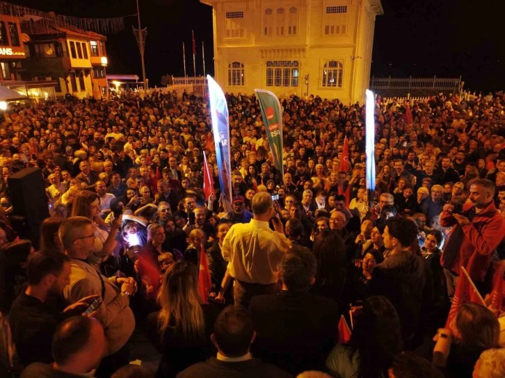 Mudanya Belediyesi'ni Kazanan Deniz Dalgıç Coşkuyla Karşılandı