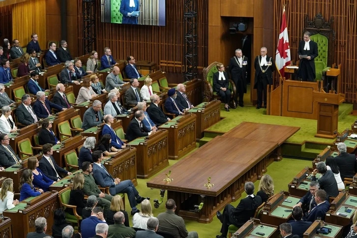 Nazi birliğinde savaşmış Ukraynalıyı "kahraman" olarak tanıtan Kanada Parlamento Başkanı istifa etti
