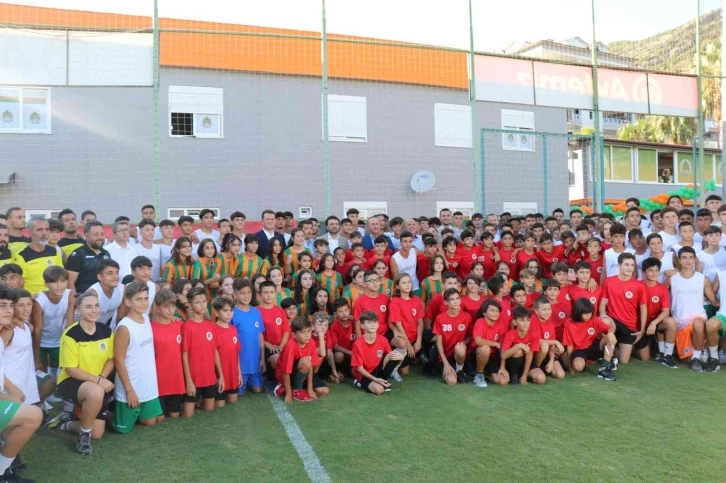 Nazmi Reisoğlu Futbol Akademisi açıldı
