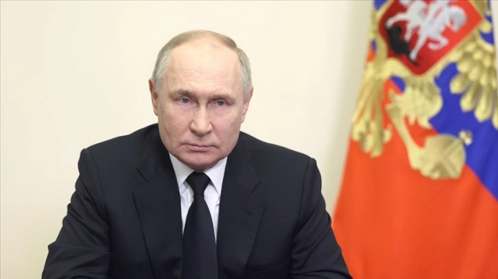 Putin, Rusya Savunma Bakanlığı'nı ziyaret etti