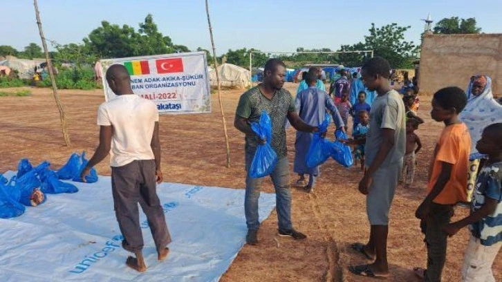 Sadakataşı Derneği Mali'de 500 kişinin katarakt ameliyatını yaptırdı