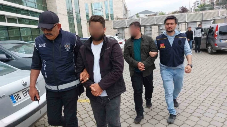 Samsun’da 5 kaçak göçmen ele geçirildi: 2 göçmen kaçakçısı yakalandı
