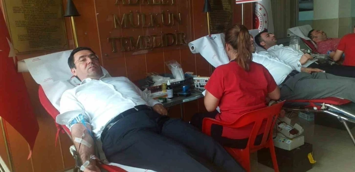 Siirt Cumhuriyet Başsavcısı 30’uncu kez kan bağışında bulundu
