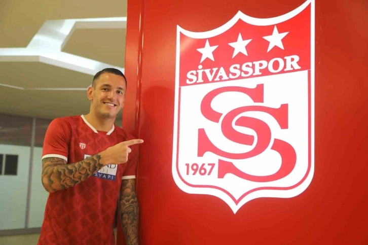 Sivasspor’un gol yükünü Rey Manaj sırtladı
