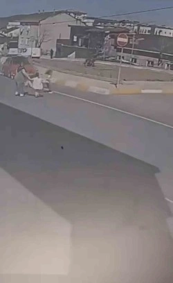 Sultanbeyli'de 5 Yaşındaki Kız Çocuğuna Otomobil Çarptı