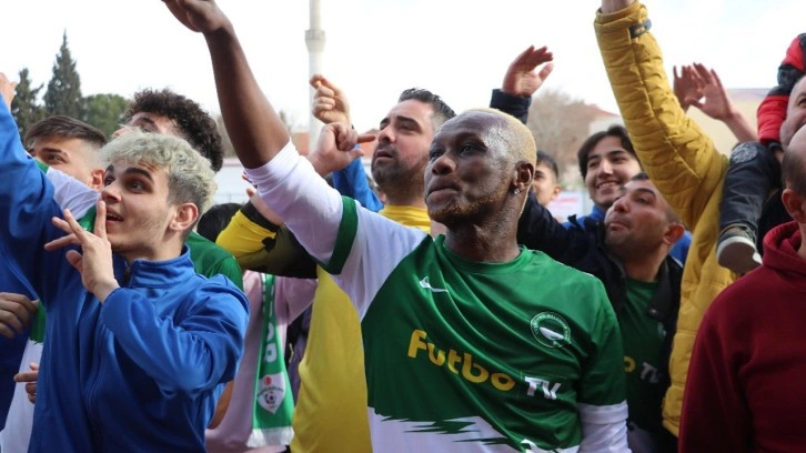 Türk futbolunun unutulmaz isimlerinden Ibrahima Yattara, Ortaköyspor ile sözleşme imzaladı