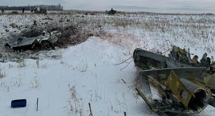 Ukraynalı esir askerleri taşıyan uçak düştü: 65 ölü
