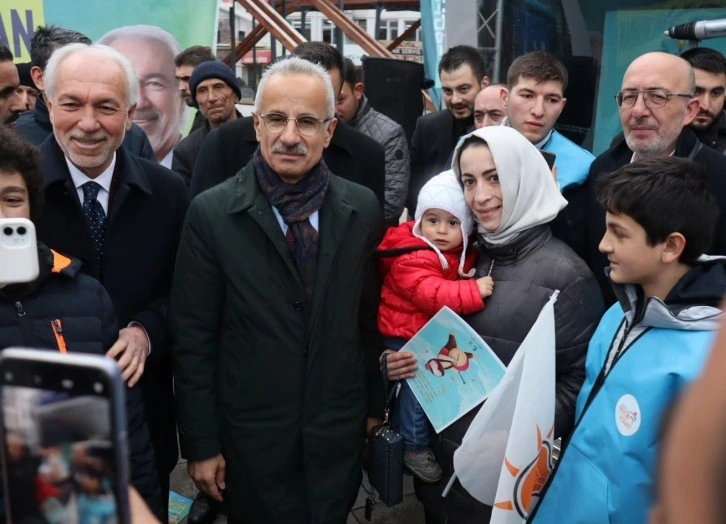 Ulaştırma Bakanı Abdulkadir Uraloğlu Kütahya'da Seçim Bürosunu Ziyaret Etti