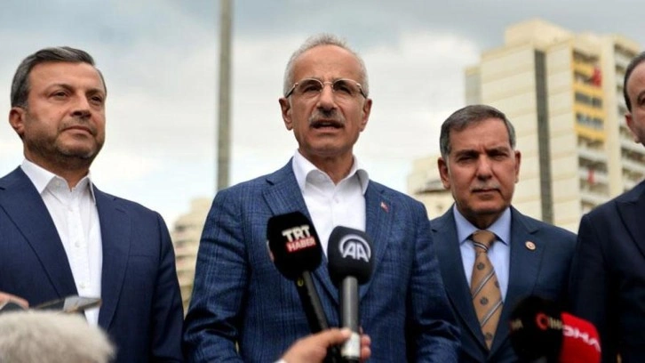 Ulaştırma Bakanı Adana'da İncelemelerde Bulundu