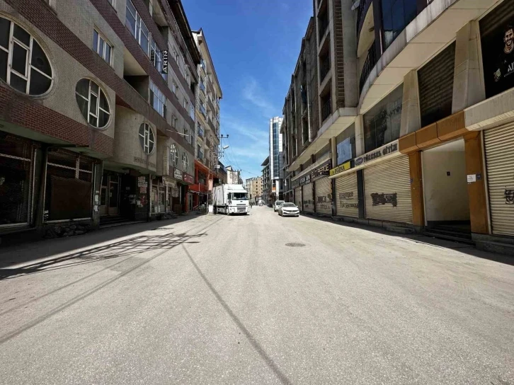 Yüksekova’da seçimler nedeniyle sokaklar boş kaldı
