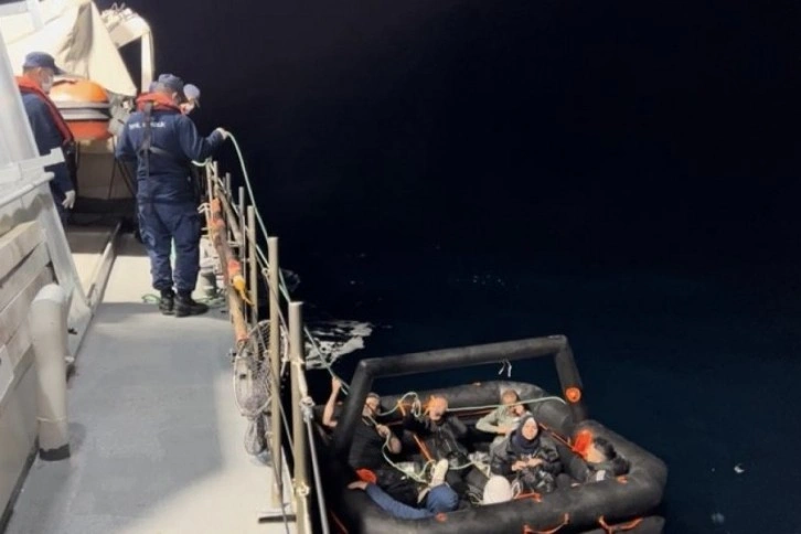 Yunan unsurlarınca ölüme terk edilen 7 kaçak göçmen kurtarıldı