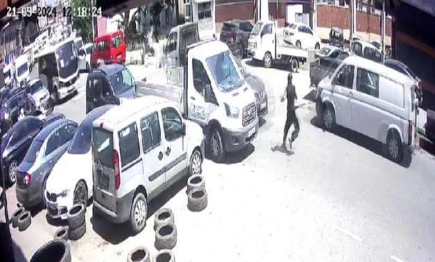 Zeytinburnu’nda polisten kaçan kaçak işçiye araba çarptı
