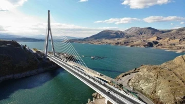 16 şehri birbirine bağlayan Kömürhan Köprüsünü 6 milyon araç kullandı
