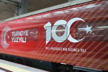 29 Ekim Cumhuriyet Bayramı’na özel olarak kaplanan 100. yıl treni İstanbul’a hareket etti
