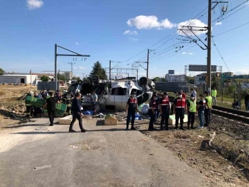 7 kişinin öldüğü hemzemin geçit kazasında karar: Minibüs şoförüne 152 yıl hapis
