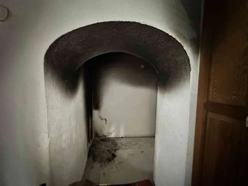 7 yaşındaki çocuk camiyi ateşe verdi, müezzinin dikkati camiyi yanmaktan kurtardı
