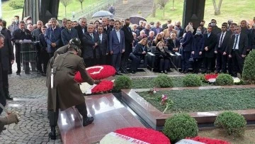8. Cumhurbaşkanı Turgut Özal vefatının 29. yılında anıldı