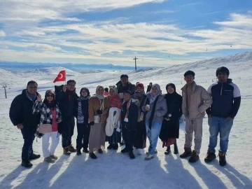 9 bin 87 kilometre uzaklıktan gelen Endonezyalı turistler Erciyes’e hayran kaldı
